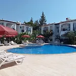 Villa Nergis Lägenhetshotell 4*